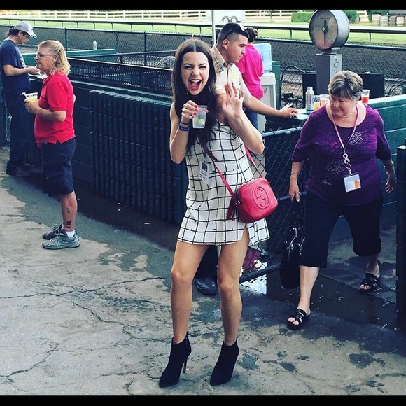 Meet your Posher, Samantha - Picture 1 of 1